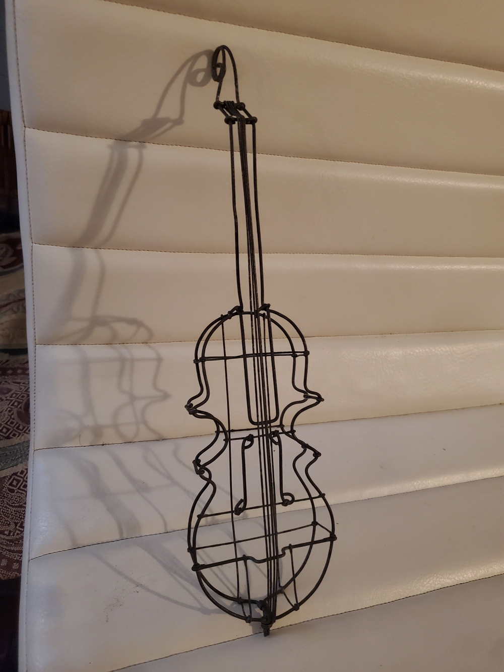 Vintage Wire Violin Wall Decor in Black